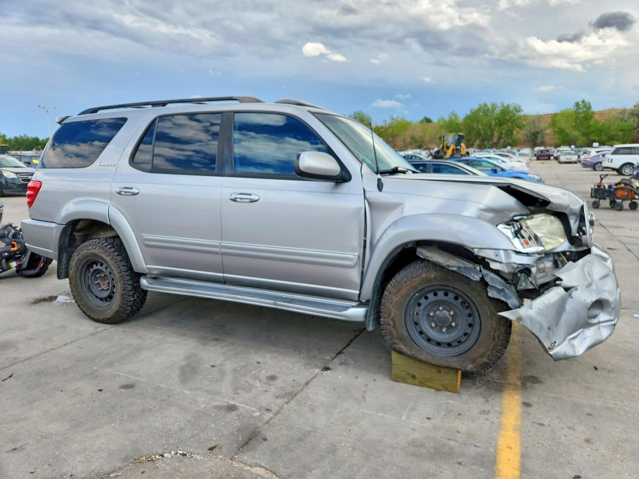 2002 Toyota Sequoia Limited Silver vin: 5TDBT48A02S099620