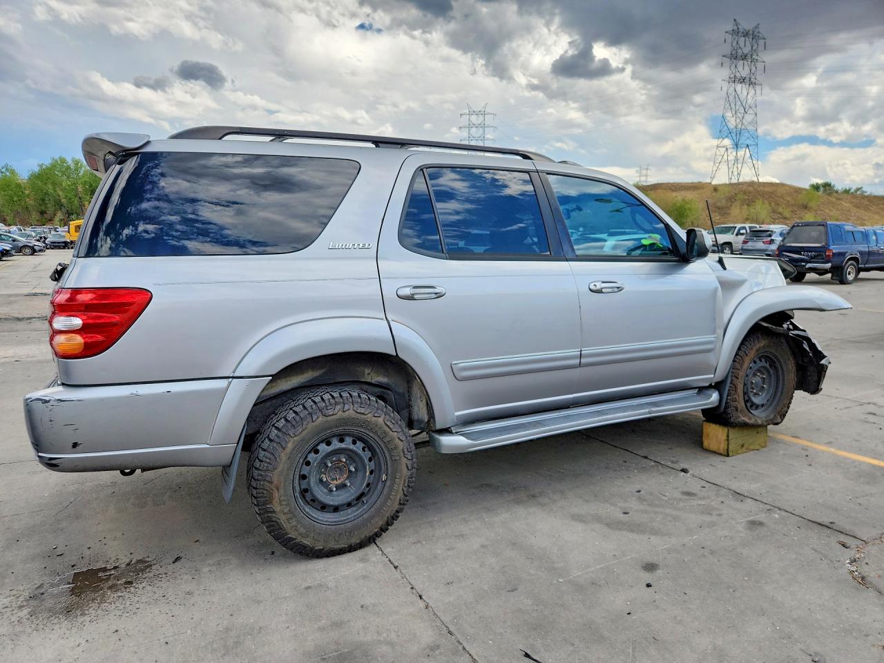 2002 Toyota Sequoia Limited Silver vin: 5TDBT48A02S099620