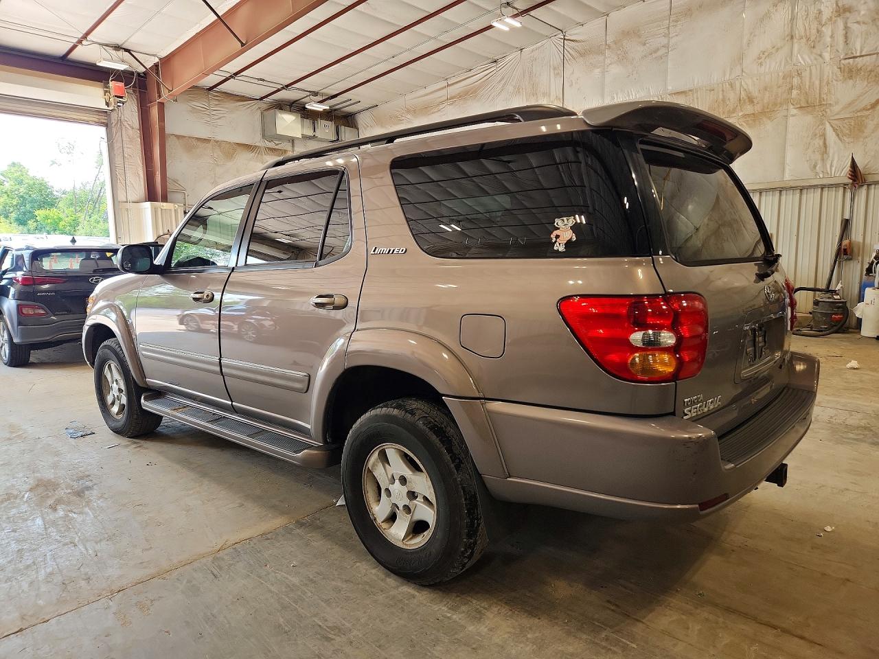 2002 Toyota Sequoia Limited Silver vin: 5TDBT48A02S109451