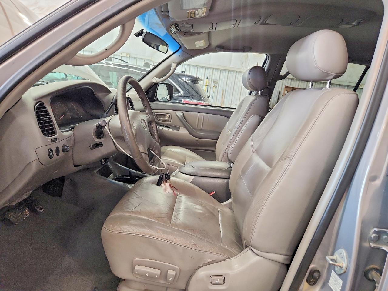 2002 Toyota Sequoia Limited Silver vin: 5TDBT48A02S109451