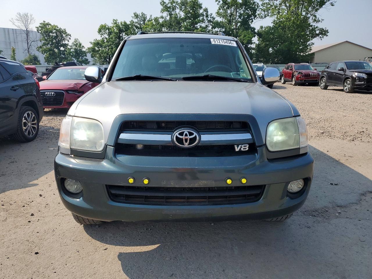 2007 Toyota Sequoia Limited Silver vin: 5TDBT48A07S277758