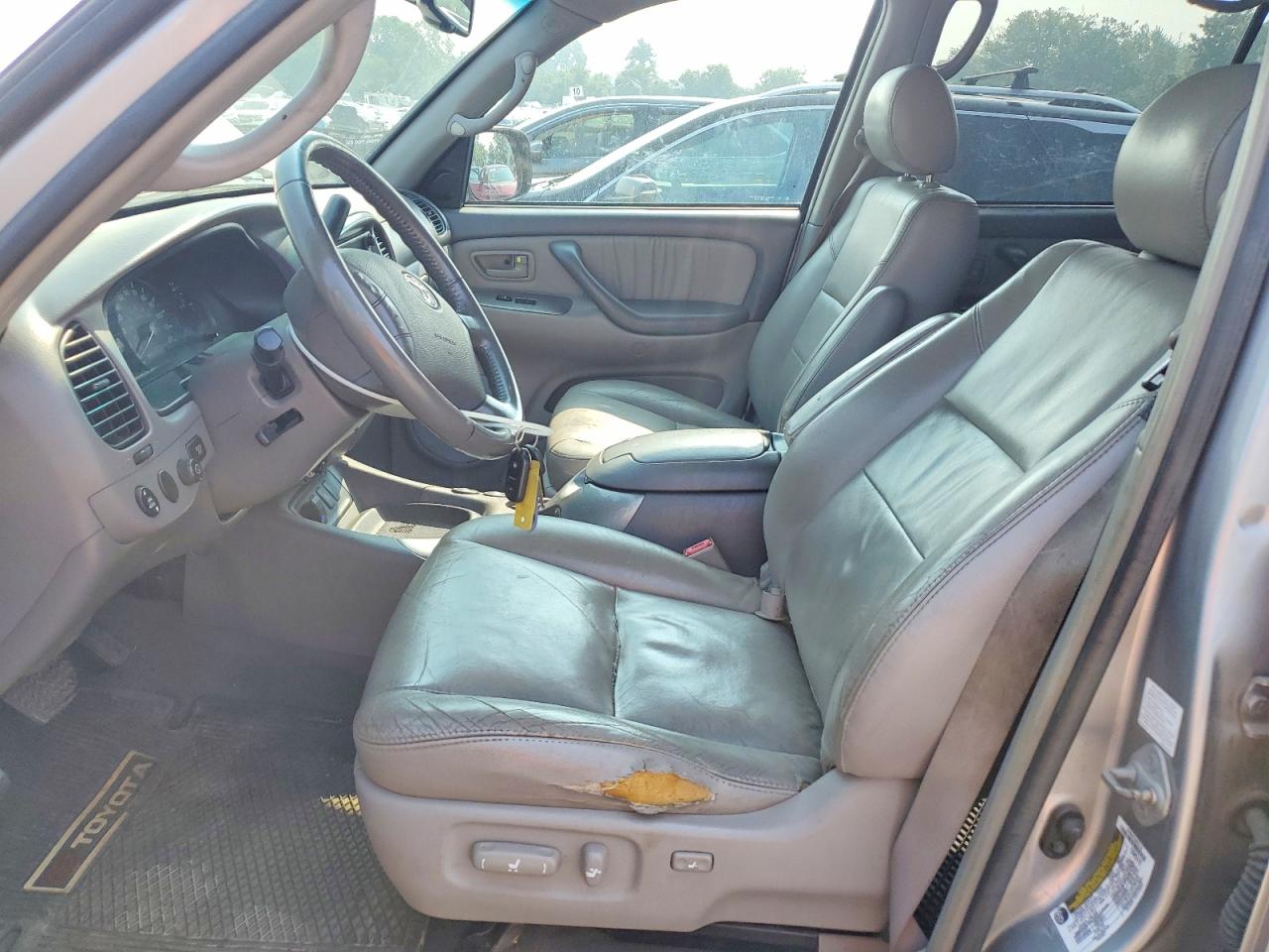 2007 Toyota Sequoia Limited Silver vin: 5TDBT48A07S277758