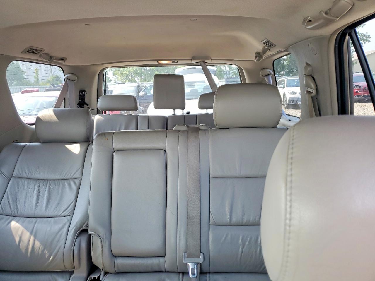 2007 Toyota Sequoia Limited Silver vin: 5TDBT48A07S277758