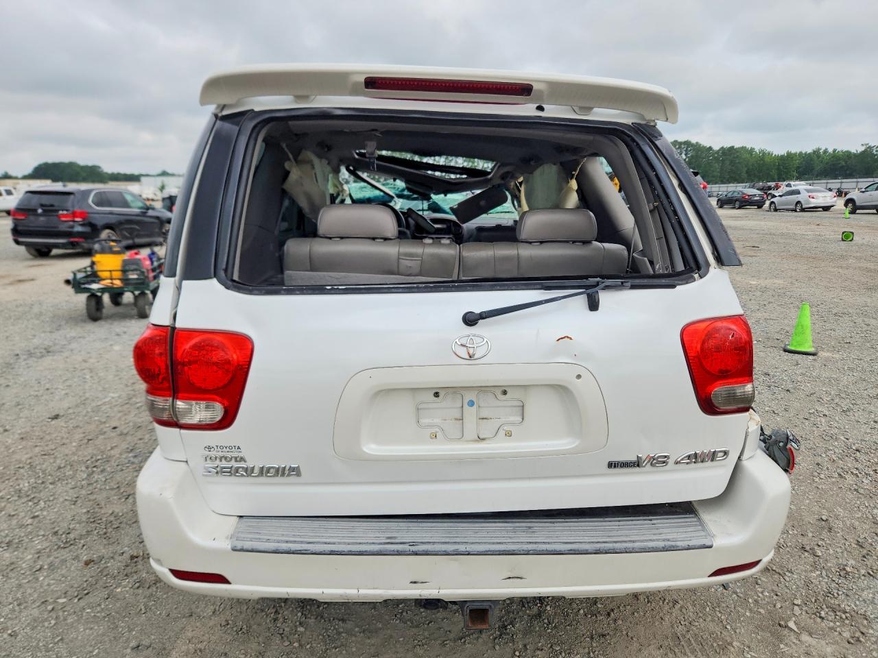 2007 Toyota Sequoia Limited White vin: 5TDBT48A07S277811