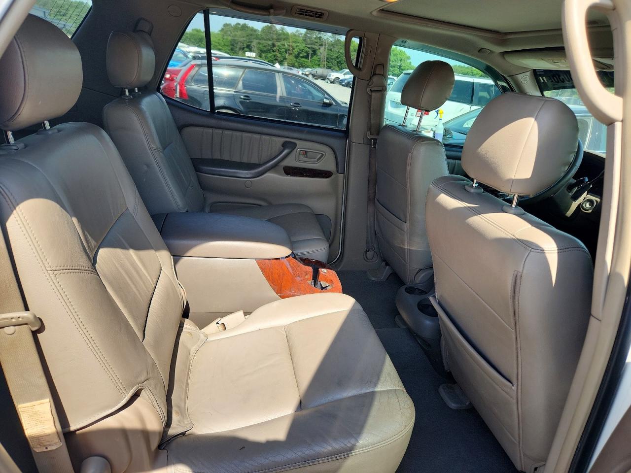 2007 Toyota Sequoia Limited White vin: 5TDBT48A07S284452