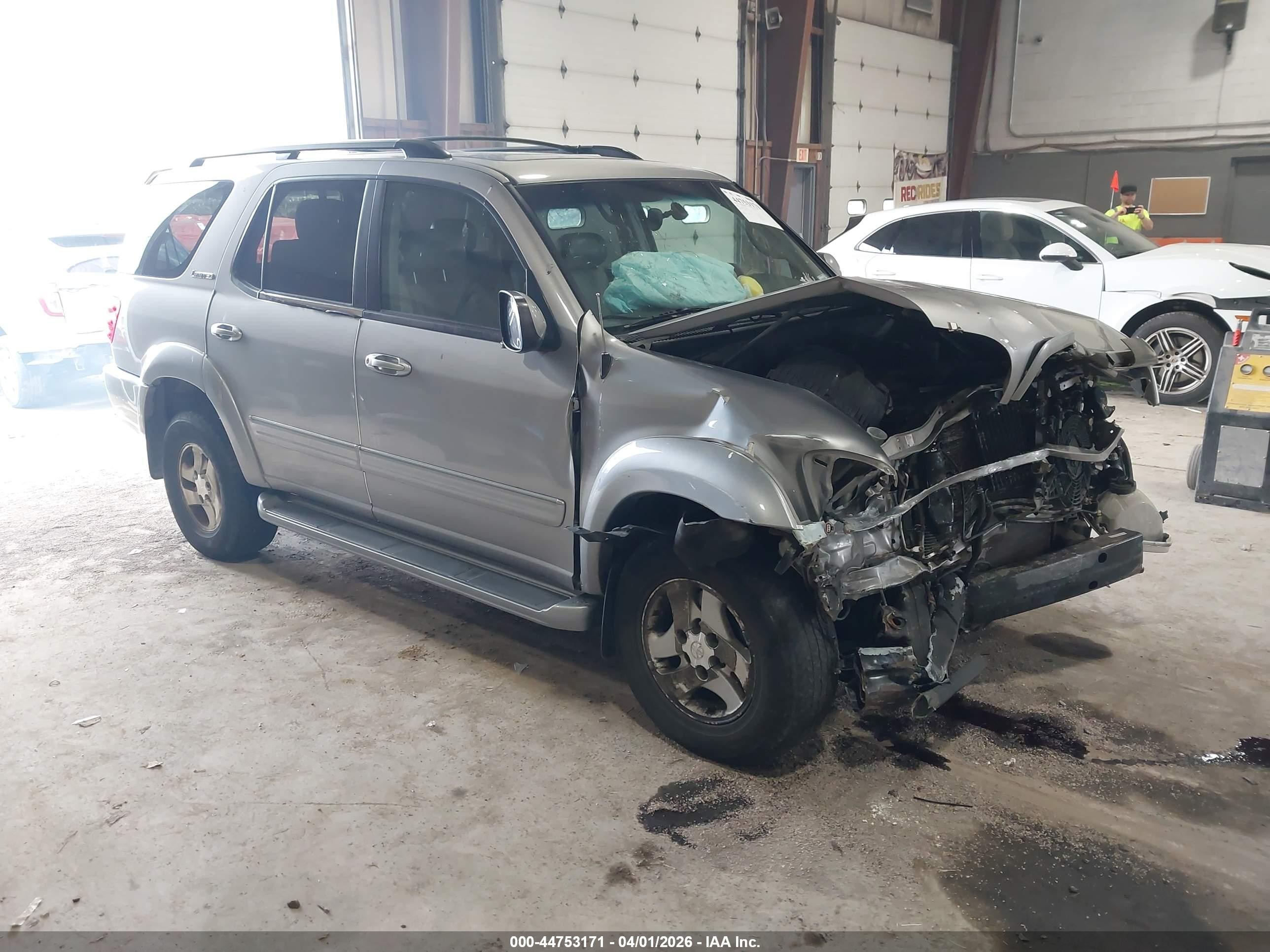 2001 Toyota Sequoia Limited V8 Gray vin: 5TDBT48A11S006375