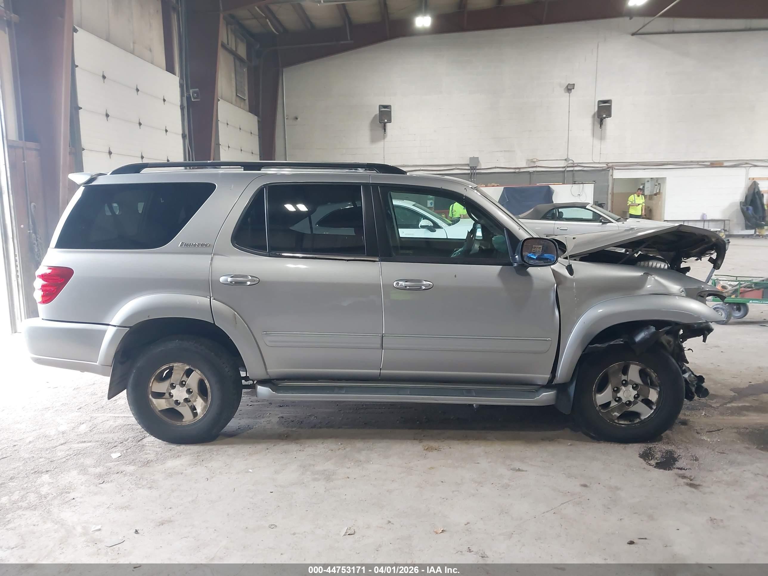2001 Toyota Sequoia Limited V8 Gray vin: 5TDBT48A11S006375