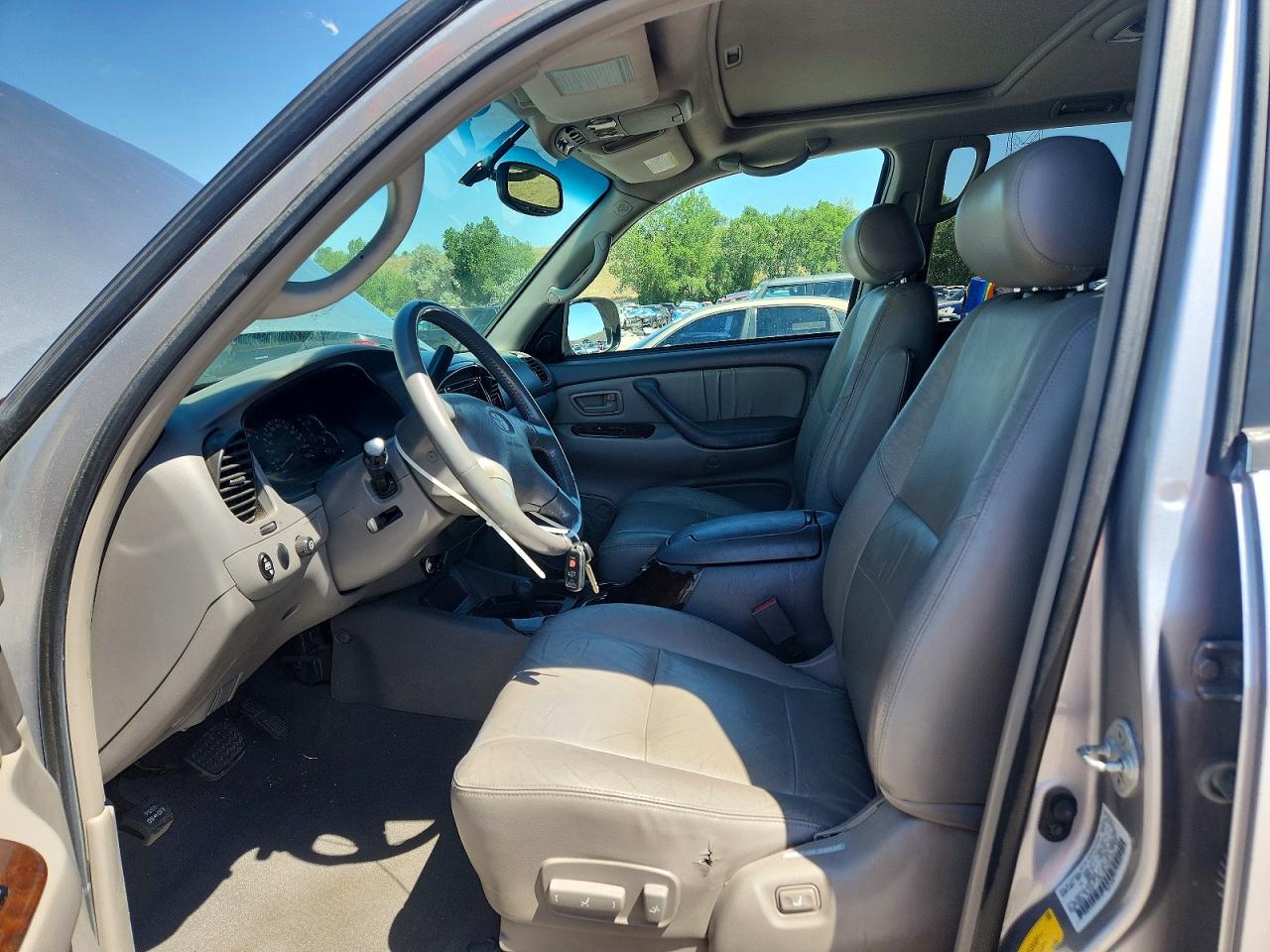 2001 Toyota Sequoia Limited Silver vin: 5TDBT48A11S023516