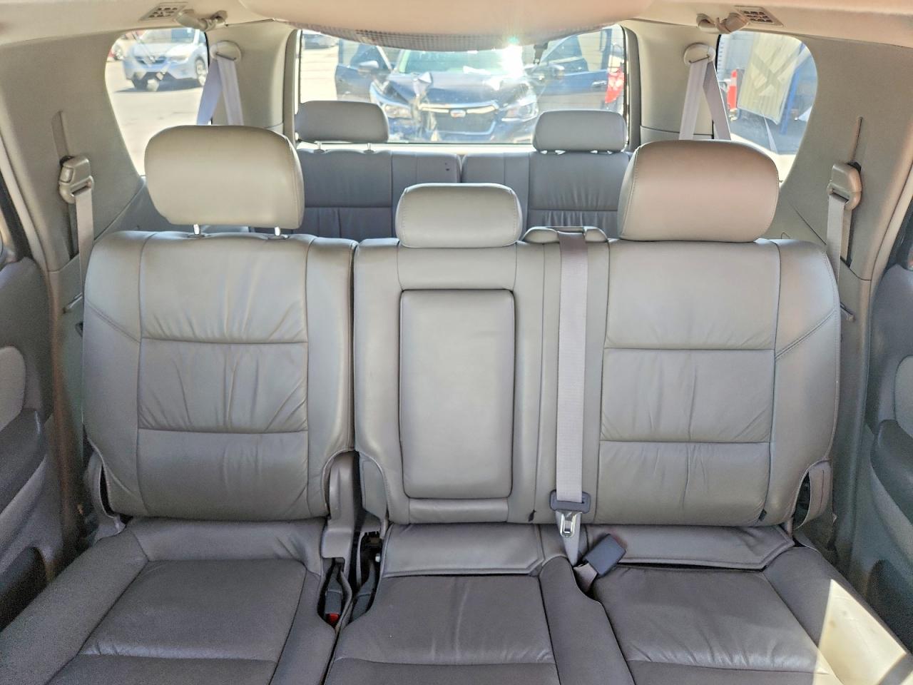 2001 Toyota Sequoia Limited Silver vin: 5TDBT48A11S023516