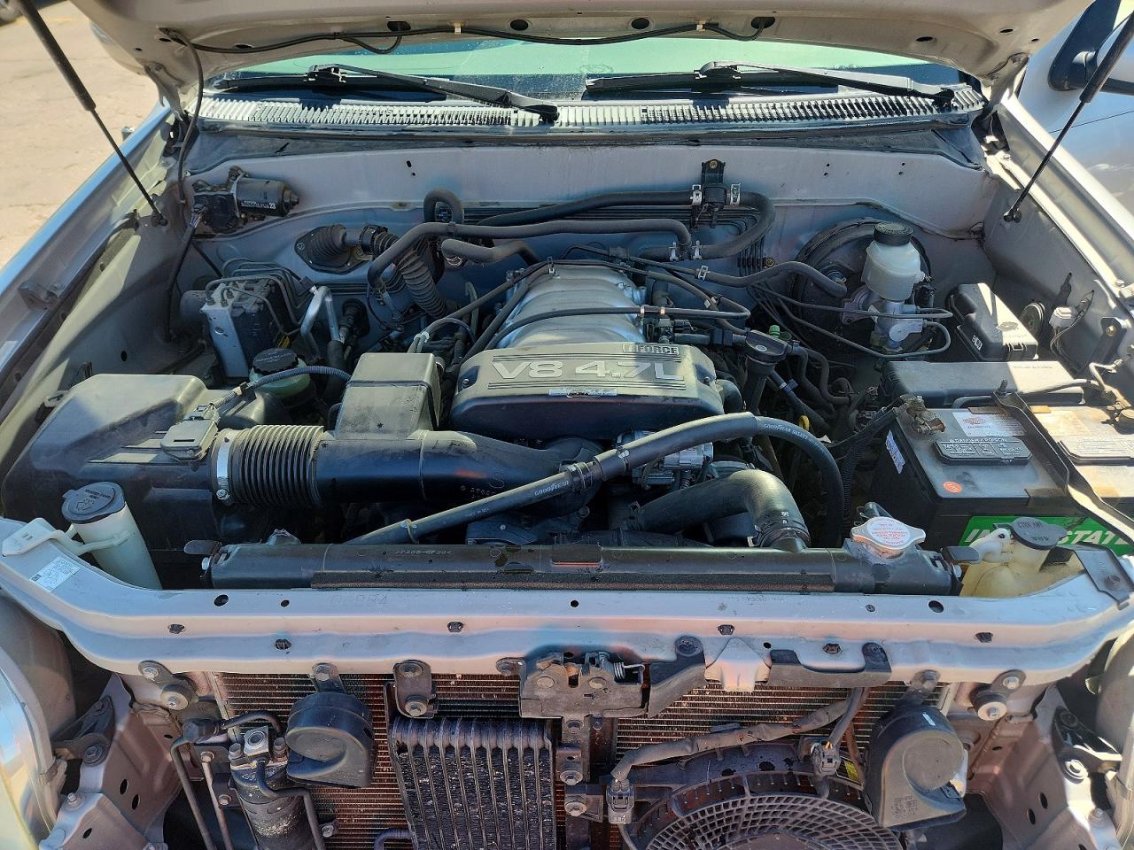 2001 Toyota Sequoia Limited Silver vin: 5TDBT48A11S023516