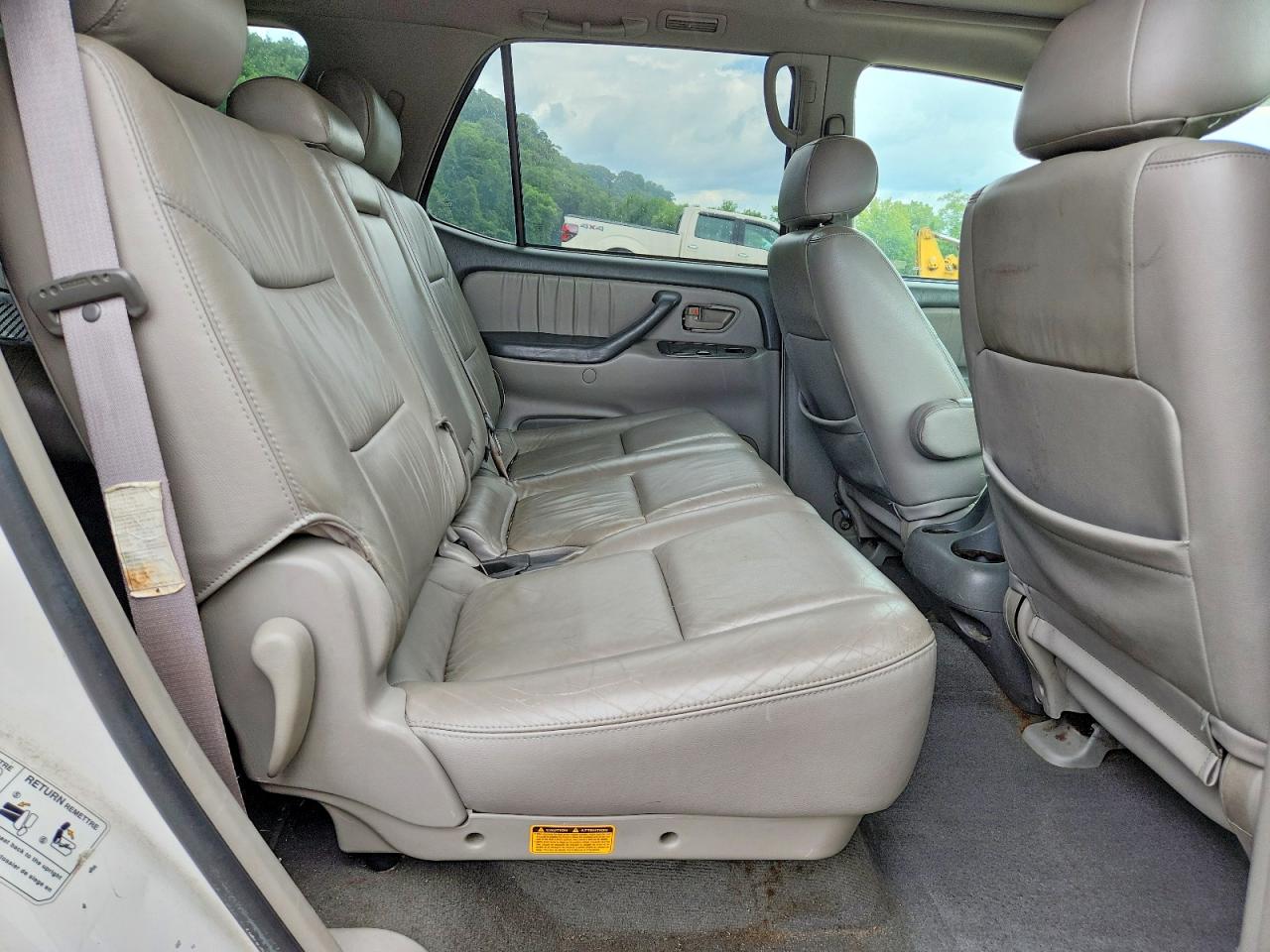 2001 Toyota Sequoia Limited White vin: 5TDBT48A11S052174