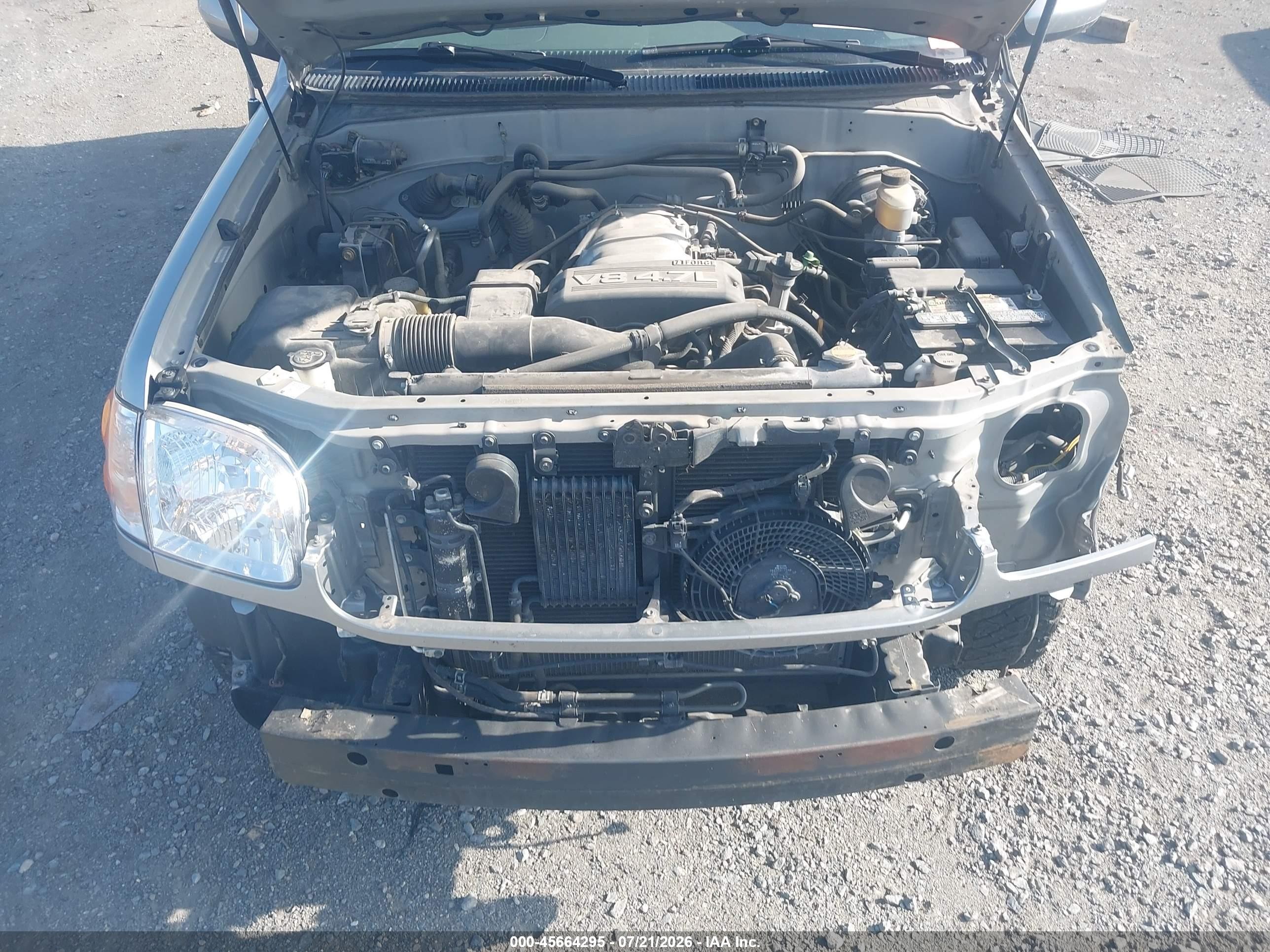 2003 Toyota Sequoia Limited V8 Silver vin: 5TDBT48A13S190171