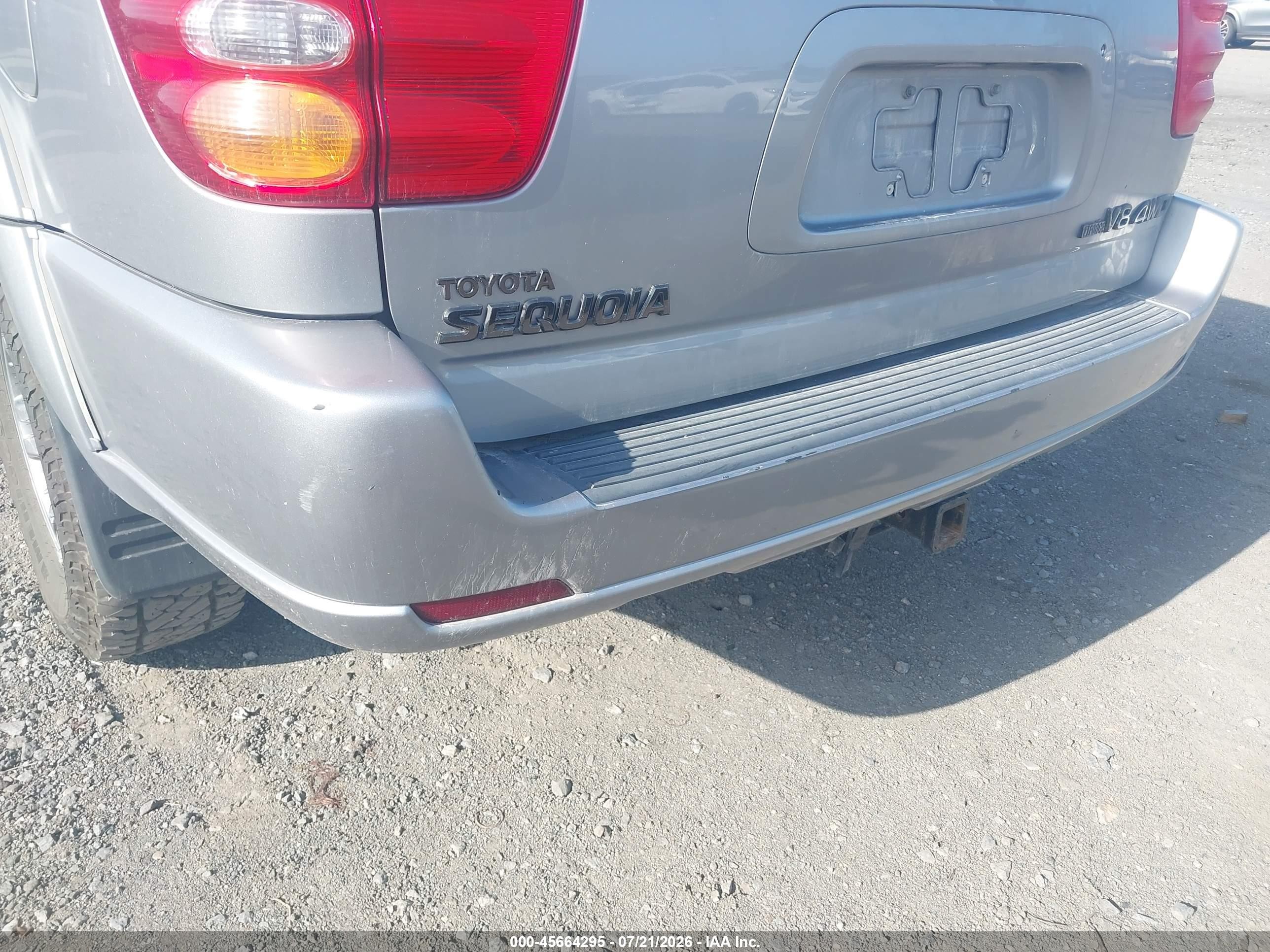 2003 Toyota Sequoia Limited V8 Silver vin: 5TDBT48A13S190171