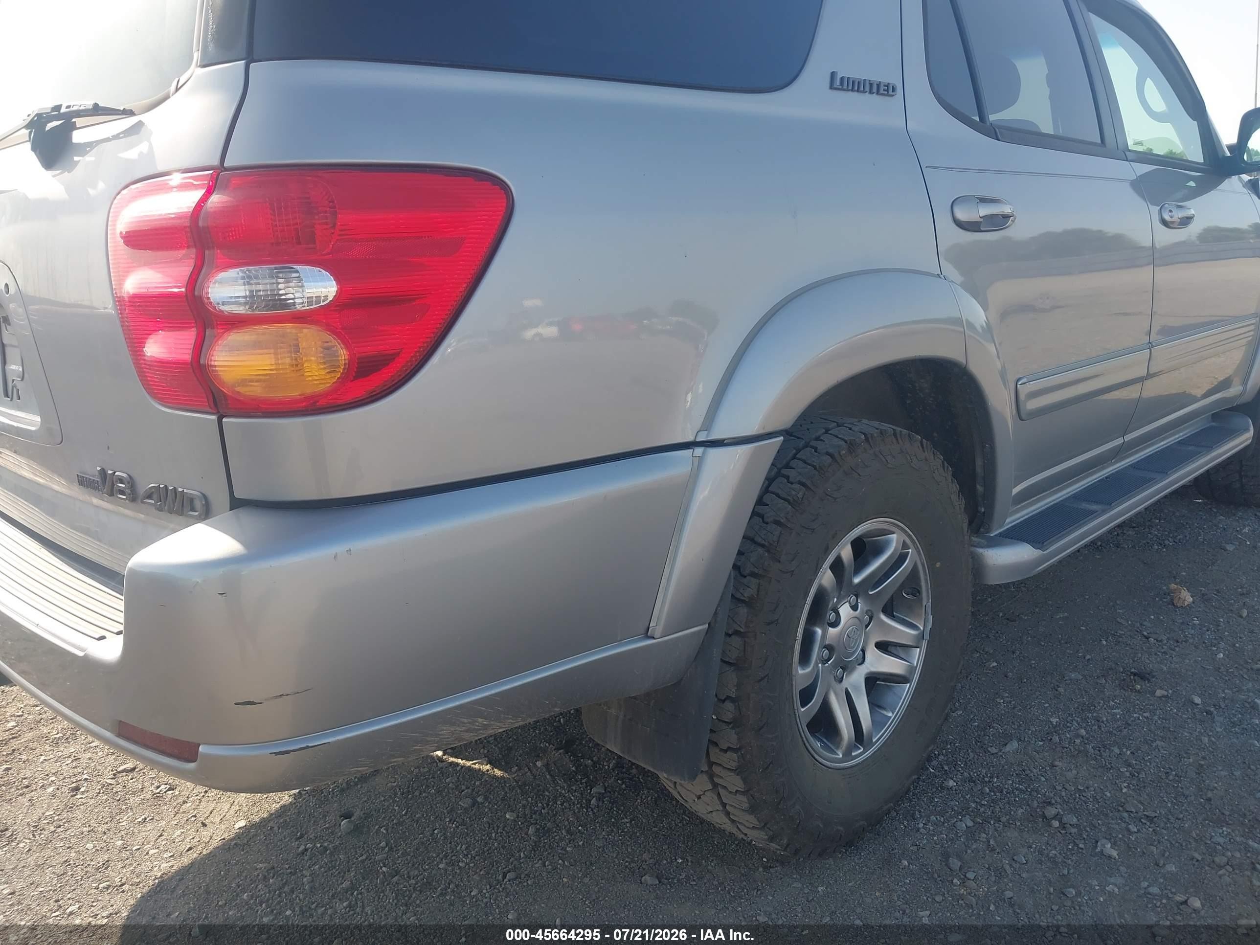 2003 Toyota Sequoia Limited V8 Silver vin: 5TDBT48A13S190171