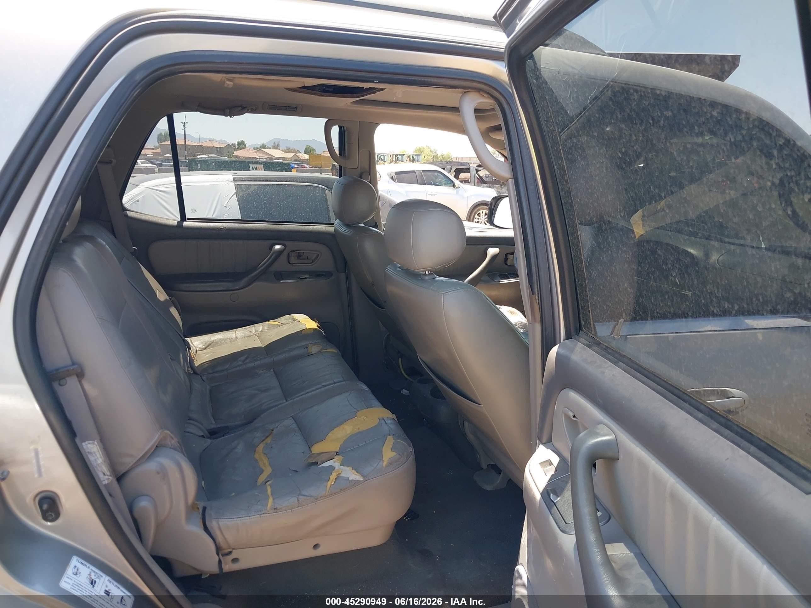 2003 Toyota Sequoia Limited V8 Silver vin: 5TDBT48A13S196195