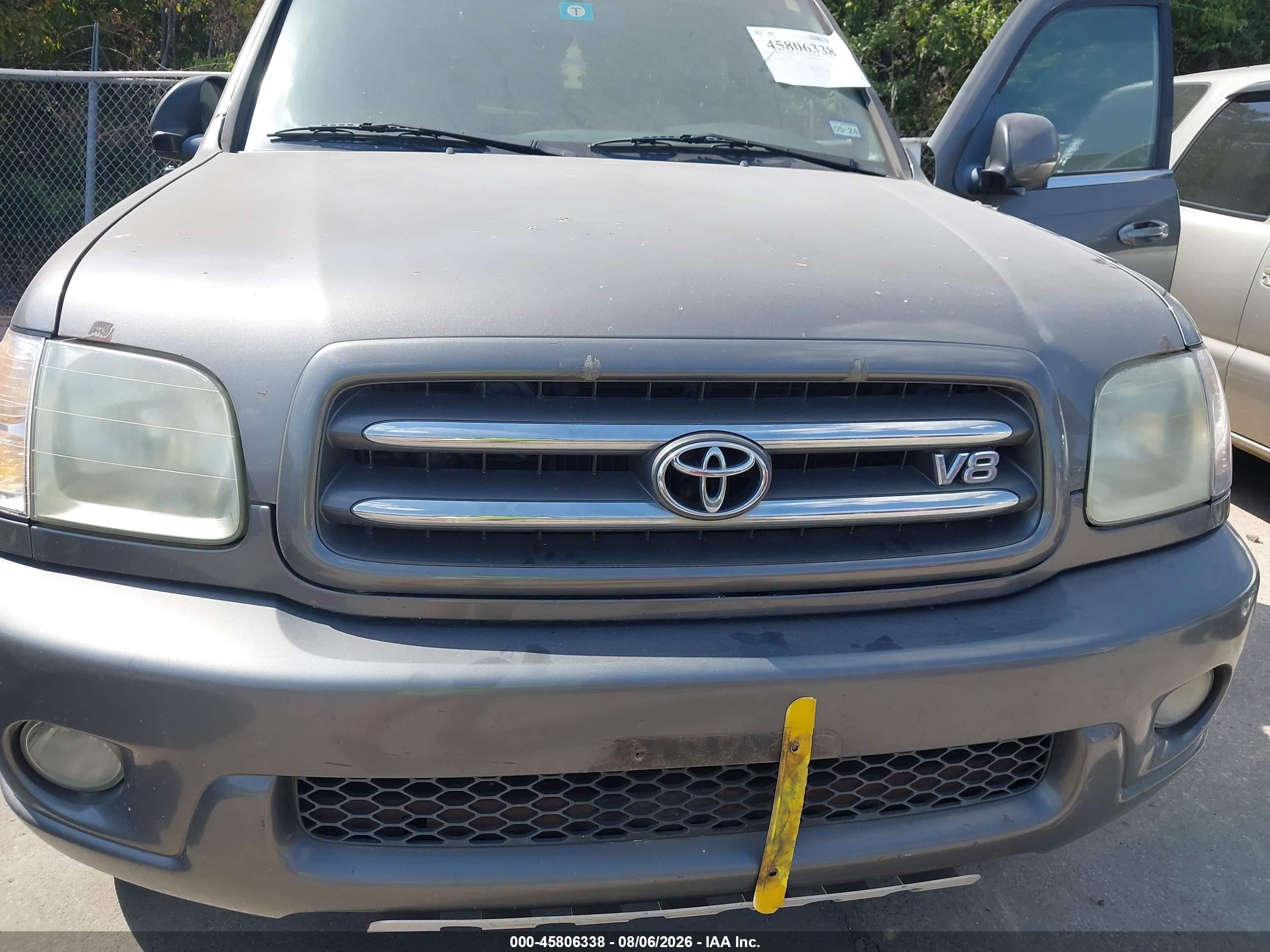 2004 Toyota Sequoia Limited V8 Silver vin: 5TDBT48A14S224725