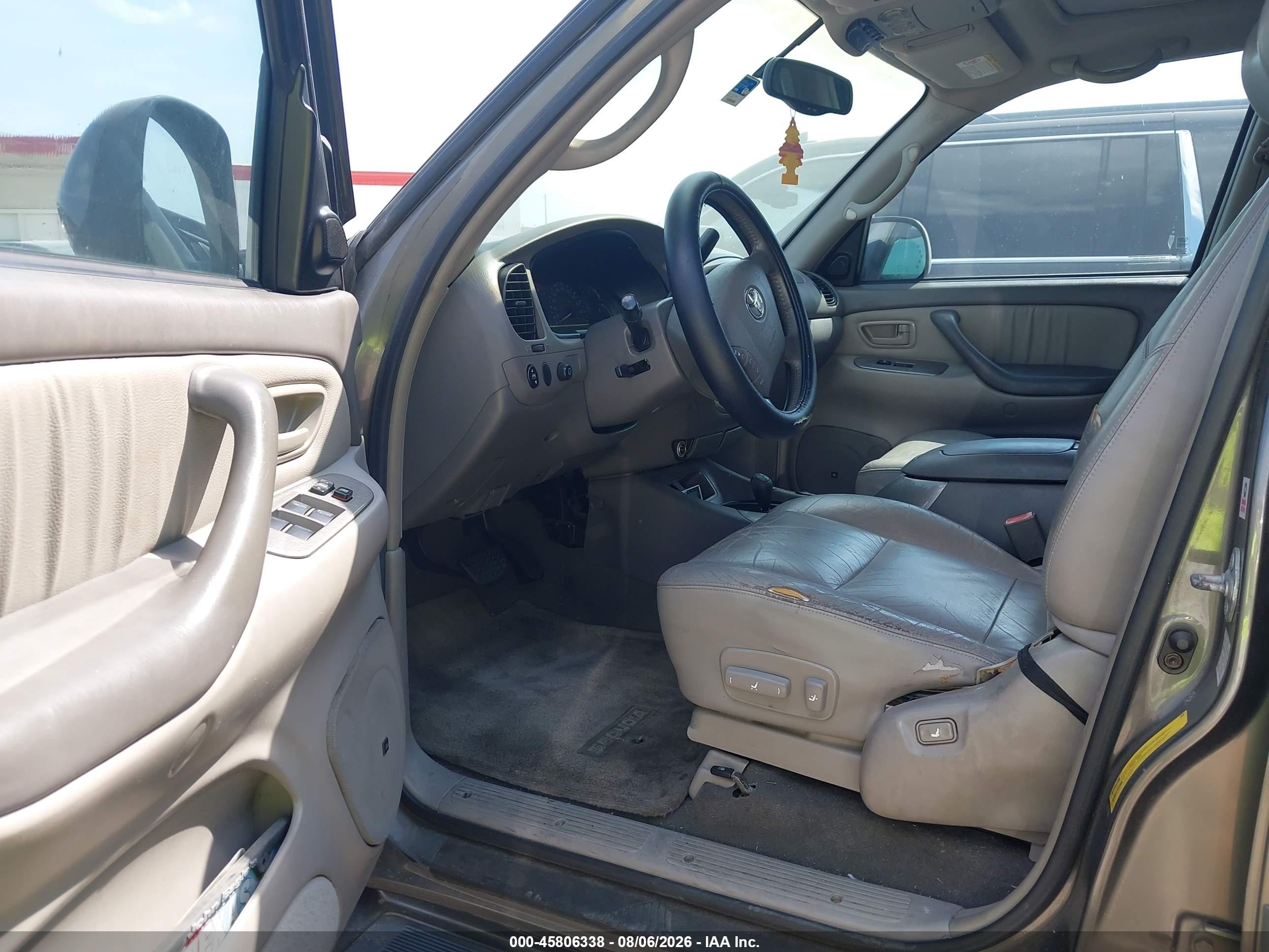 2004 Toyota Sequoia Limited V8 Silver vin: 5TDBT48A14S224725