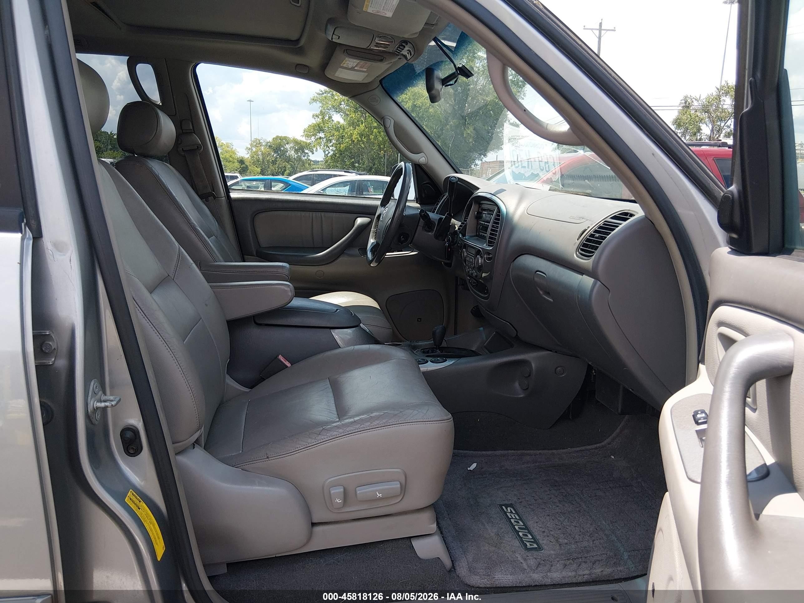 2004 Toyota Sequoia Limited V8 Silver vin: 5TDBT48A14S227320