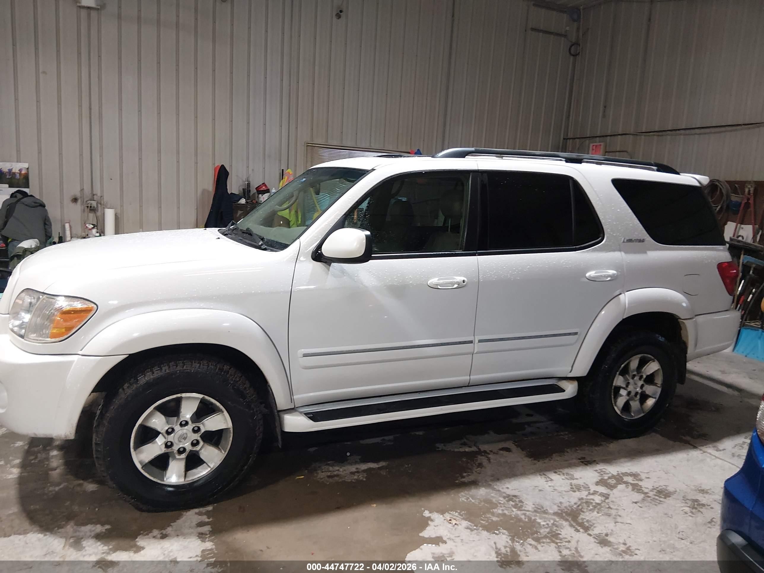 2006 Toyota Sequoia Limited V8 Белый vin: 5TDBT48A16S263723
