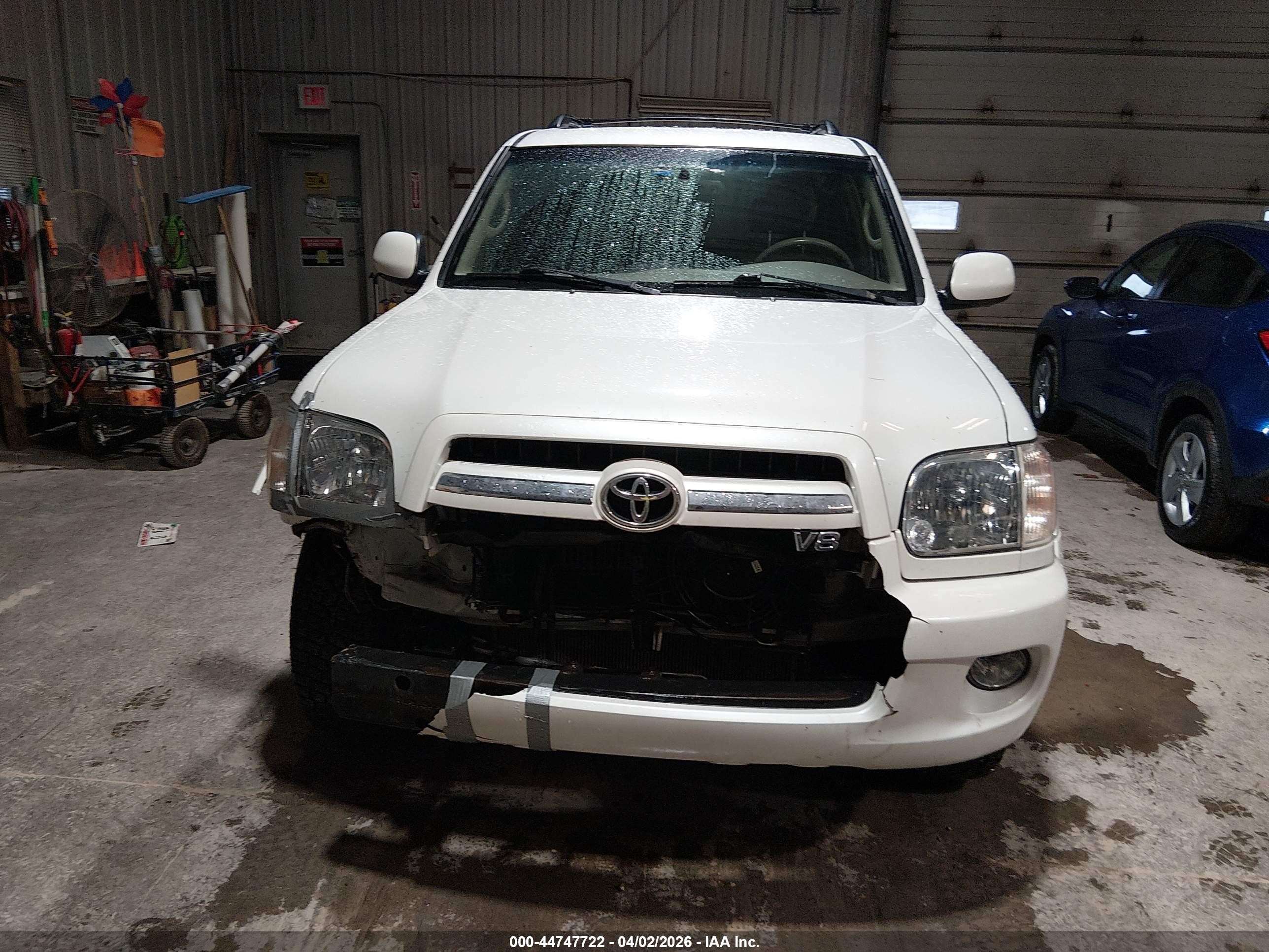 2006 Toyota Sequoia Limited V8 Белый vin: 5TDBT48A16S263723
