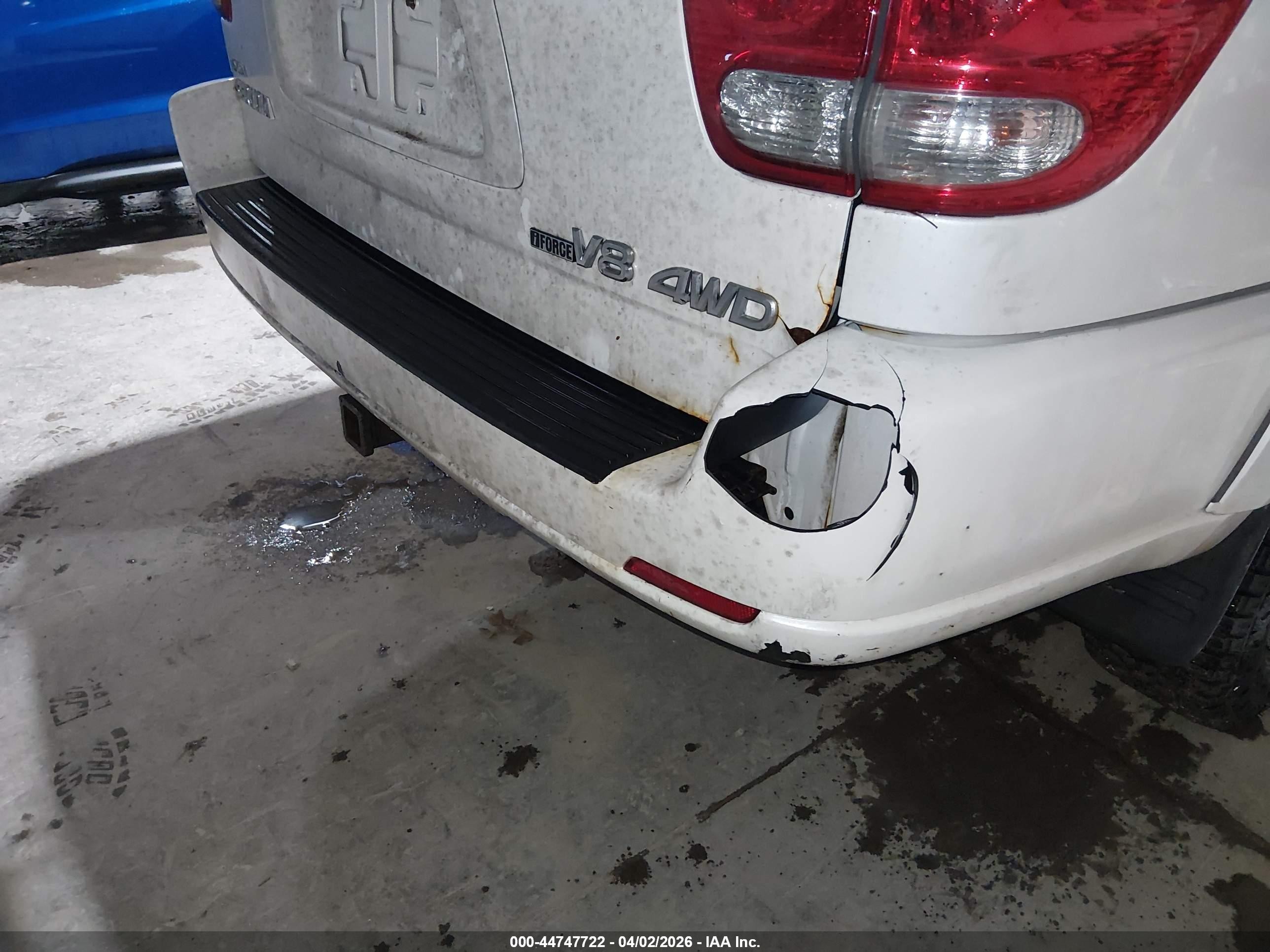 2006 Toyota Sequoia Limited V8 Белый vin: 5TDBT48A16S263723