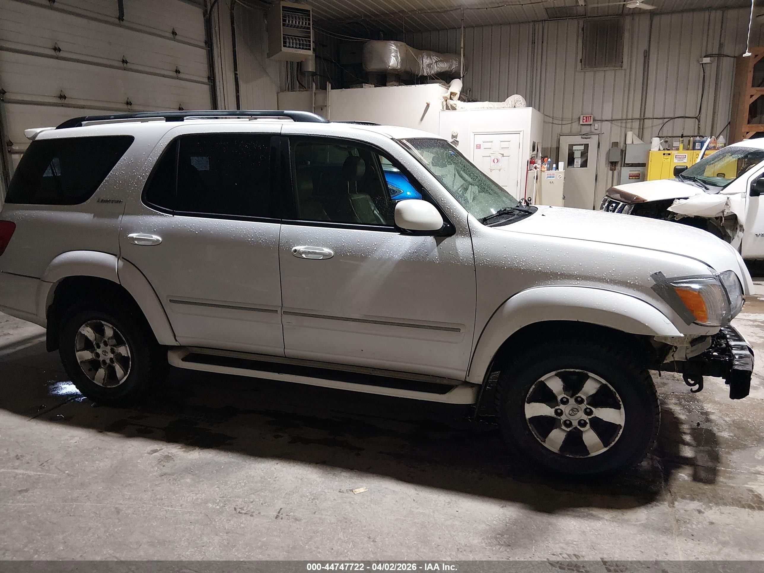 2006 Toyota Sequoia Limited V8 Белый vin: 5TDBT48A16S263723