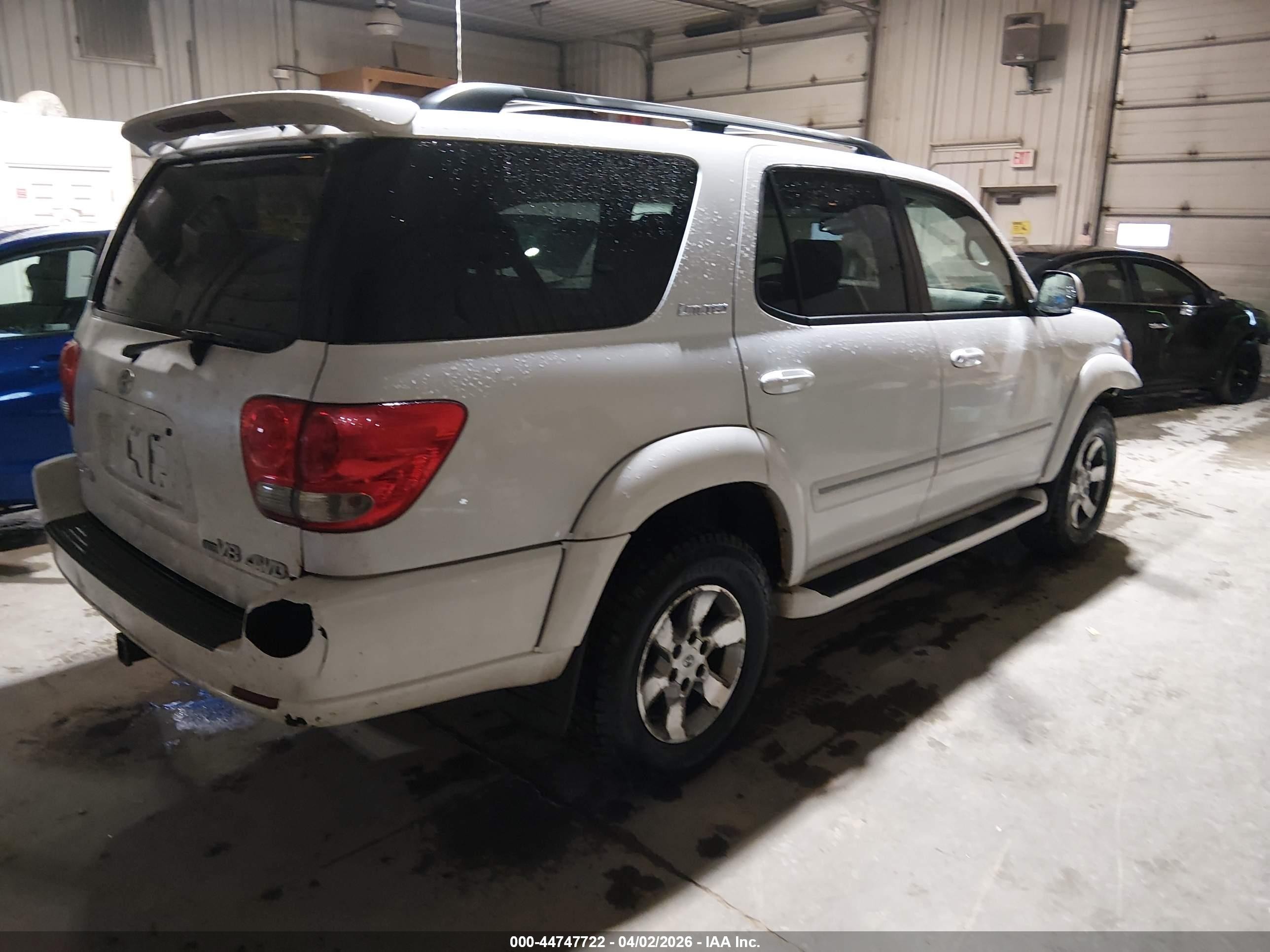 2006 Toyota Sequoia Limited V8 Белый vin: 5TDBT48A16S263723