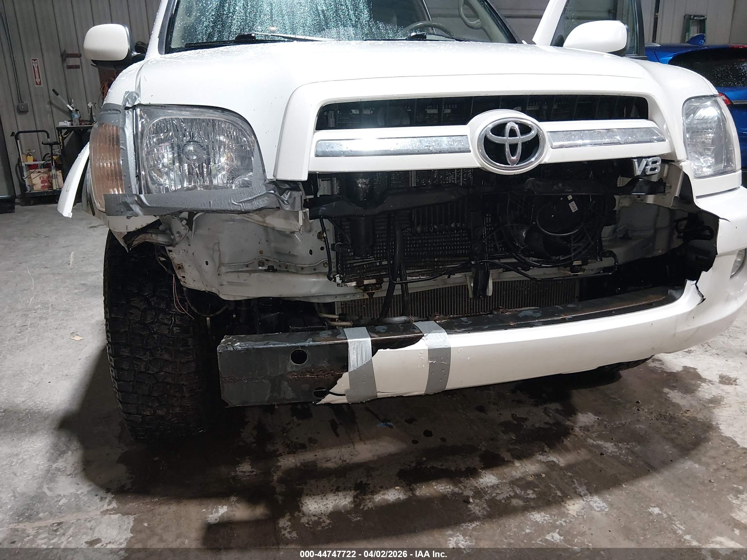 2006 Toyota Sequoia Limited V8 Белый vin: 5TDBT48A16S263723
