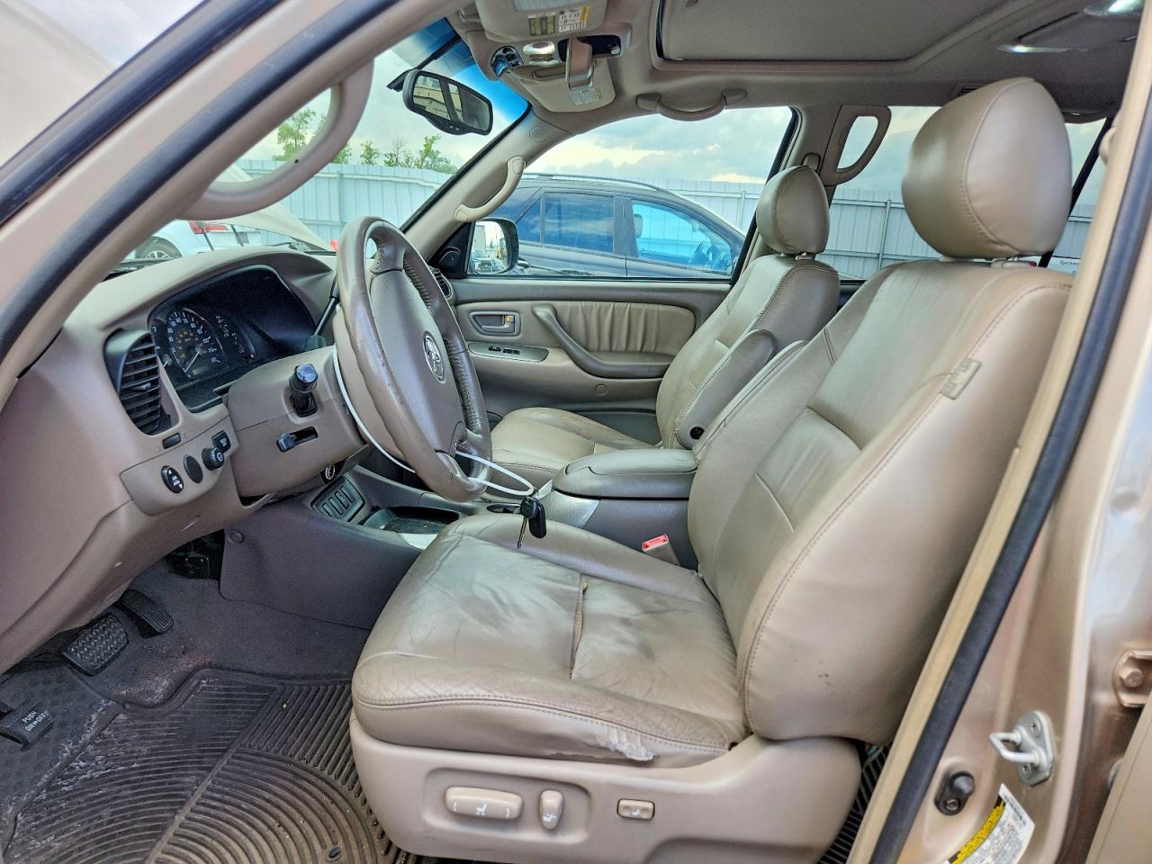 2006 Toyota Sequoia Limited Золотой vin: 5TDBT48A16S274835
