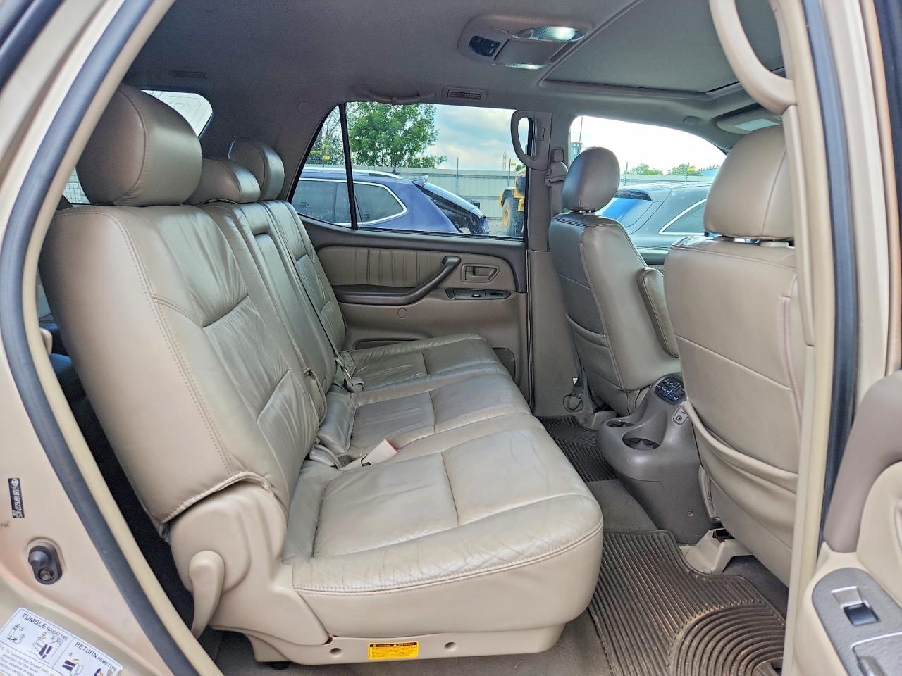 2006 Toyota Sequoia Limited Золотой vin: 5TDBT48A16S274835