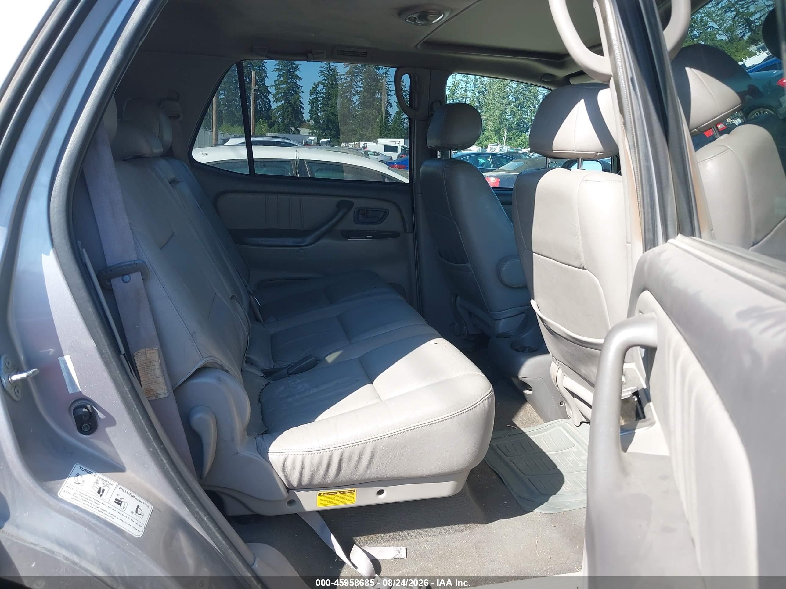 2001 Toyota Sequoia Limited V8 Silver vin: 5TDBT48A21S038512