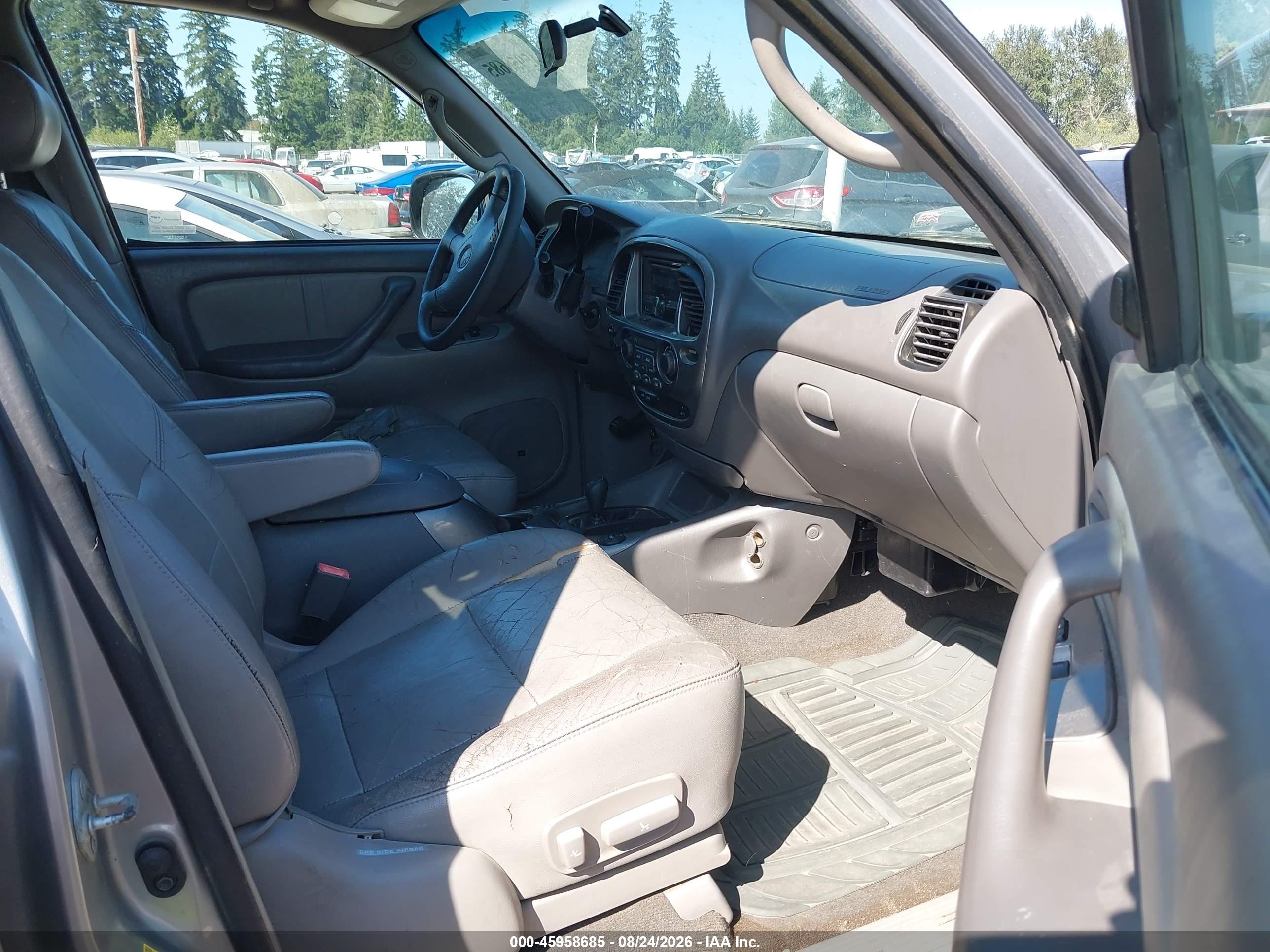 2001 Toyota Sequoia Limited V8 Silver vin: 5TDBT48A21S038512