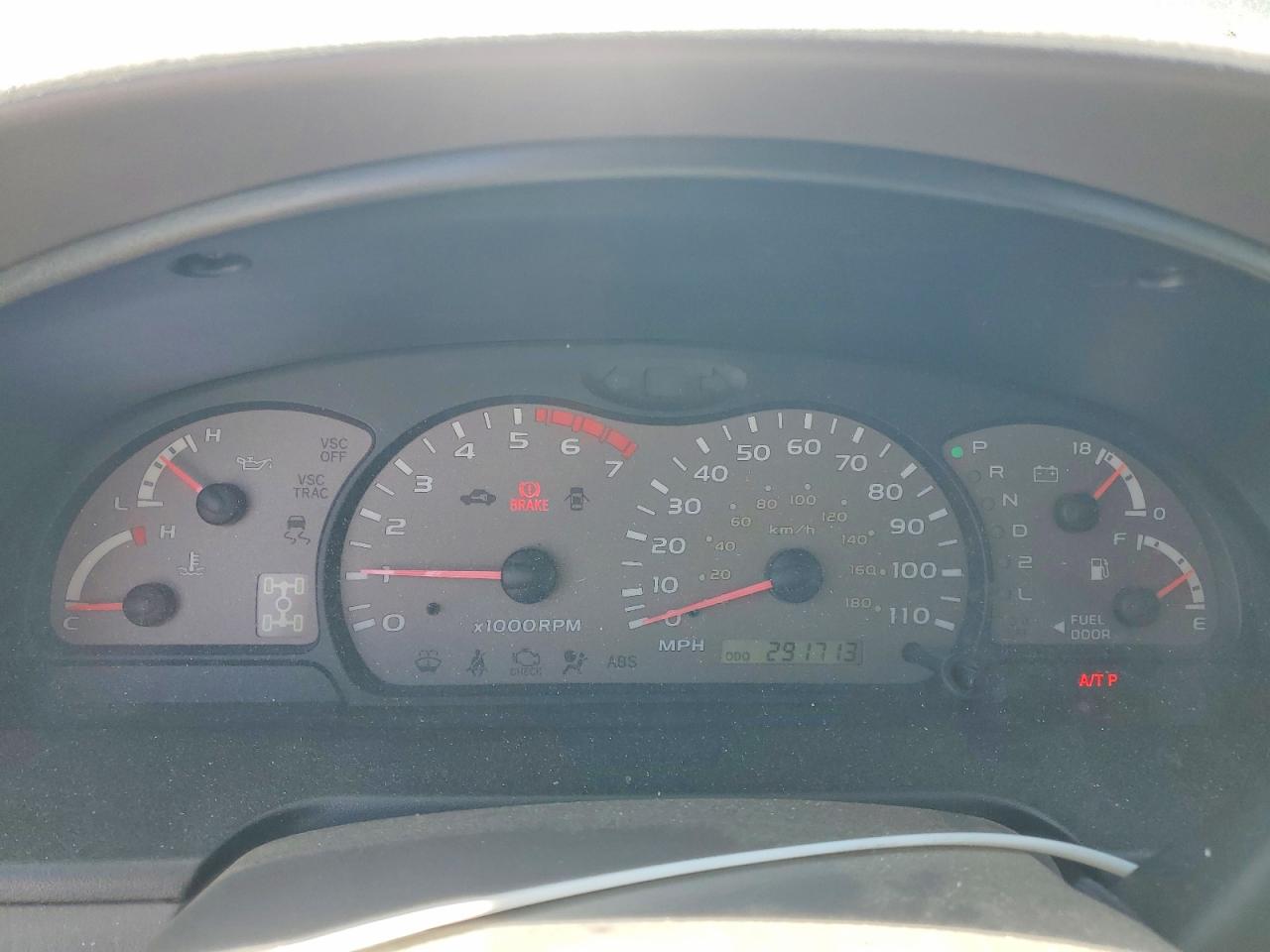 2002 Toyota Sequoia Limited Серебряный vin: 5TDBT48A22S093009