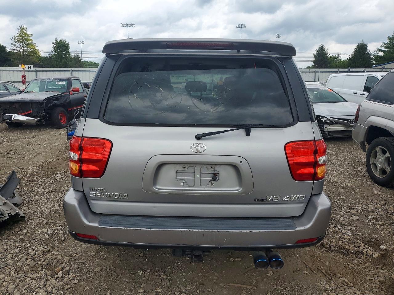 2003 Toyota Sequoia Limited Silver vin: 5TDBT48A23S184430