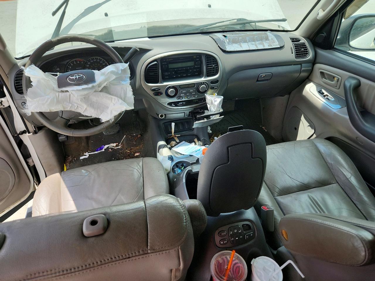 2005 Toyota Sequoia Limited White vin: 5TDBT48A25S247030