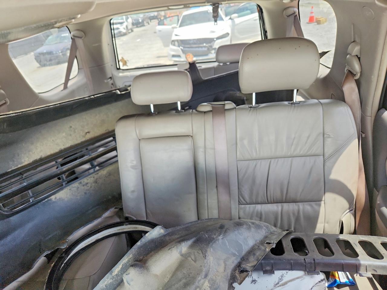 2005 Toyota Sequoia Limited White vin: 5TDBT48A25S247030