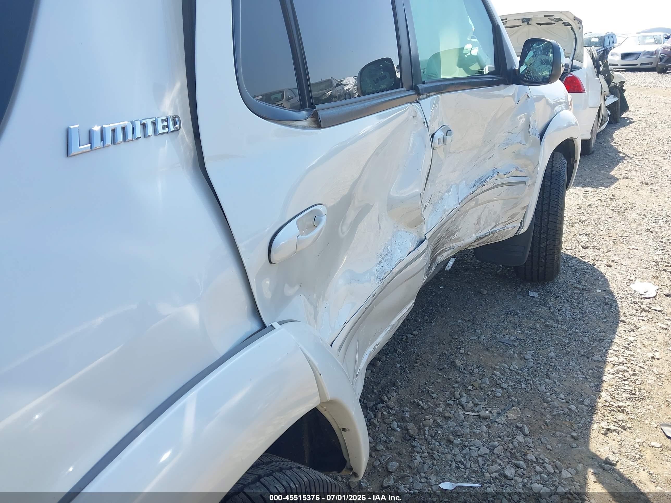 2007 Toyota Sequoia Limited White vin: 5TDBT48A27S281634