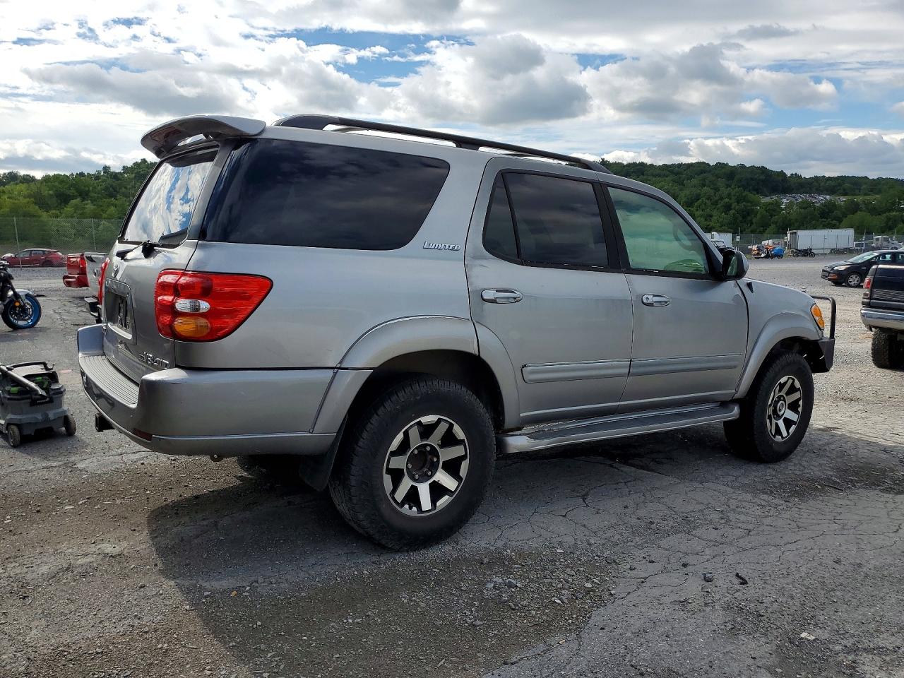2001 Toyota Sequoia Limited Серебряный vin: 5TDBT48A31S035490