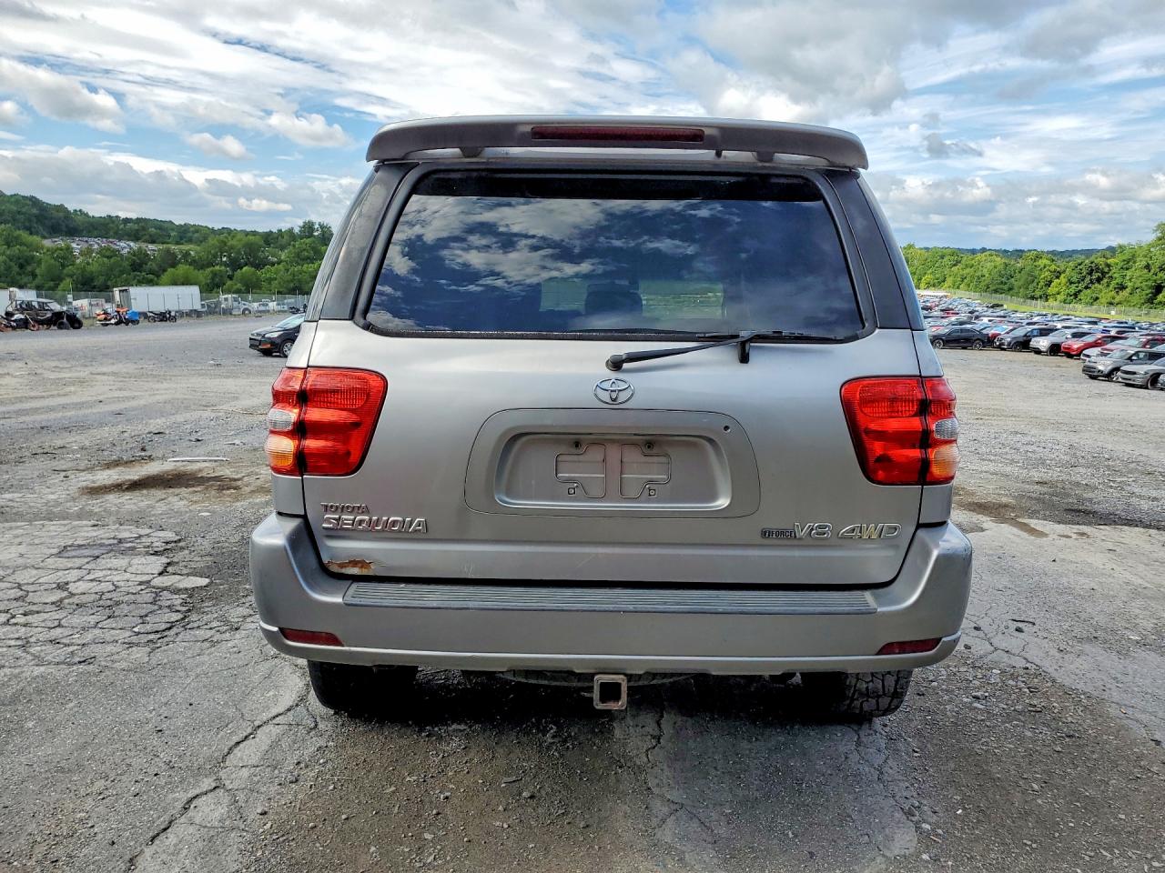 2001 Toyota Sequoia Limited Серебряный vin: 5TDBT48A31S035490