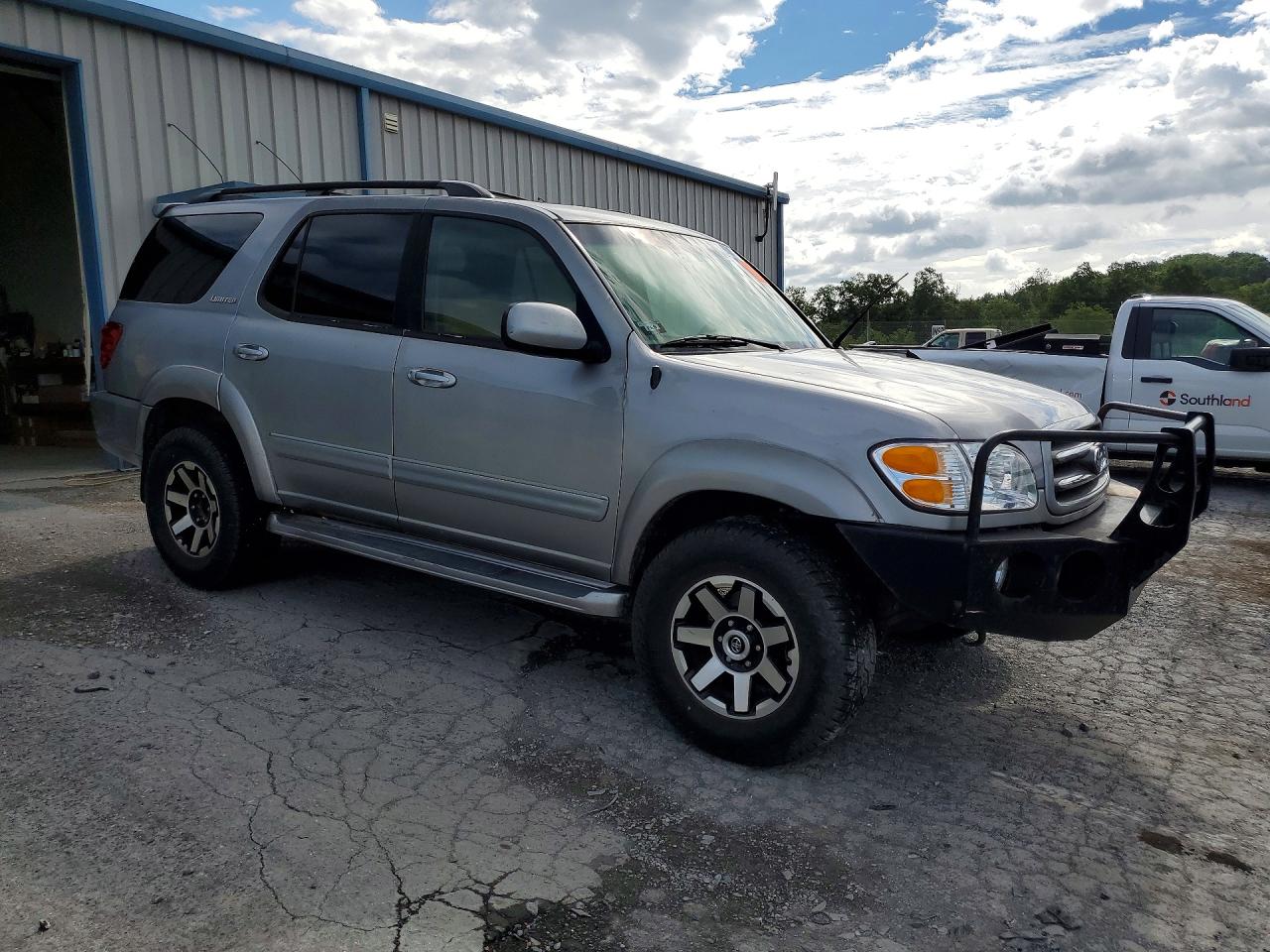 2001 Toyota Sequoia Limited Серебряный vin: 5TDBT48A31S035490