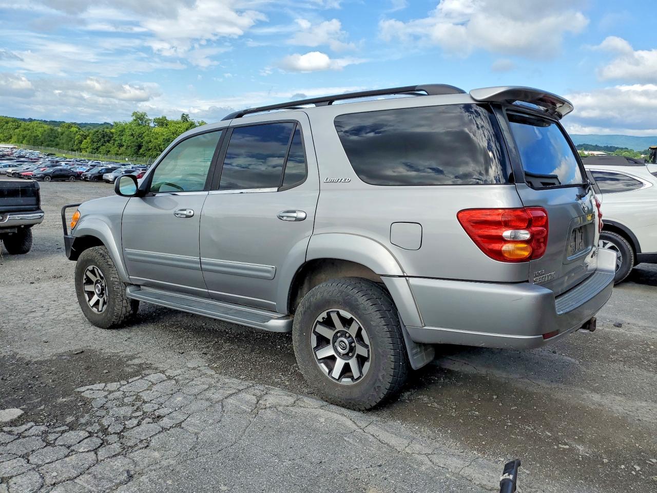 2001 Toyota Sequoia Limited Серебряный vin: 5TDBT48A31S035490