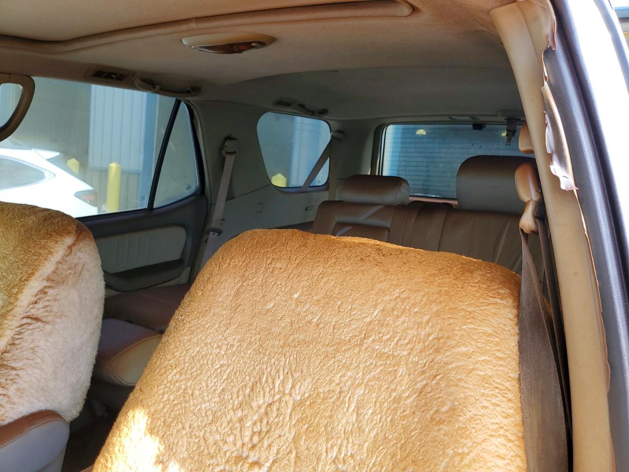 2001 Toyota Sequoia Limited Серебряный vin: 5TDBT48A31S035490