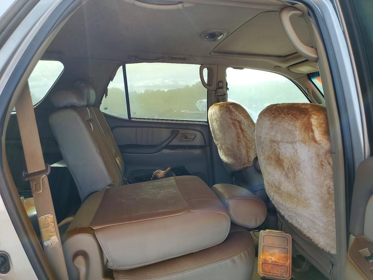 2001 Toyota Sequoia Limited Серебряный vin: 5TDBT48A31S035490