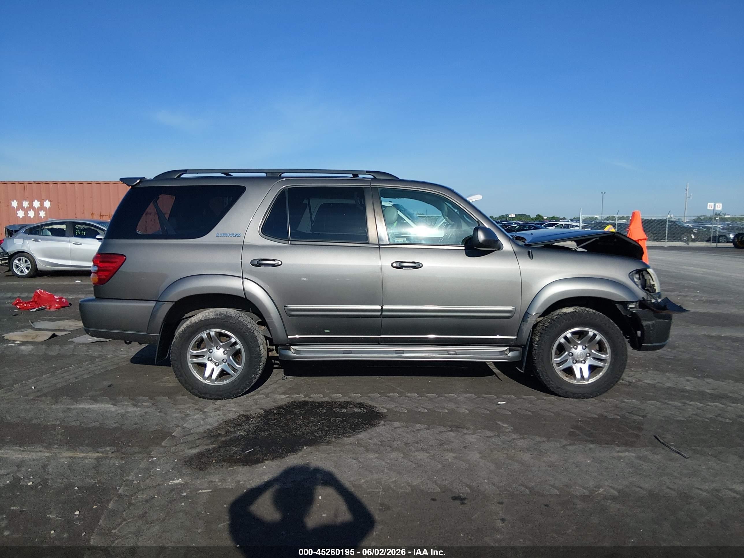 2003 Toyota Sequoia Limited V8 Серый vin: 5TDBT48A33S194528