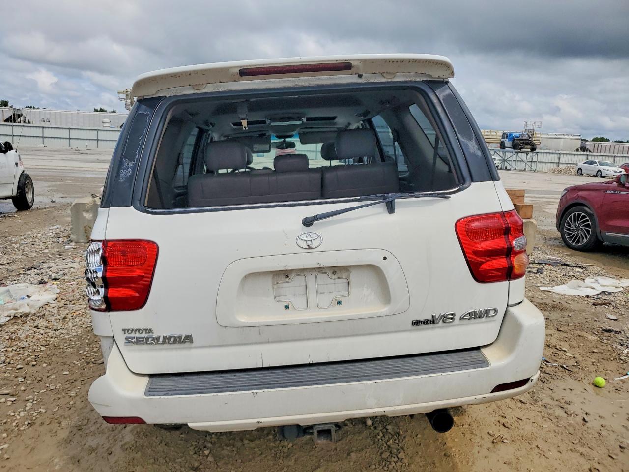 2004 Toyota Sequoia Limited Белый vin: 5TDBT48A34S232132