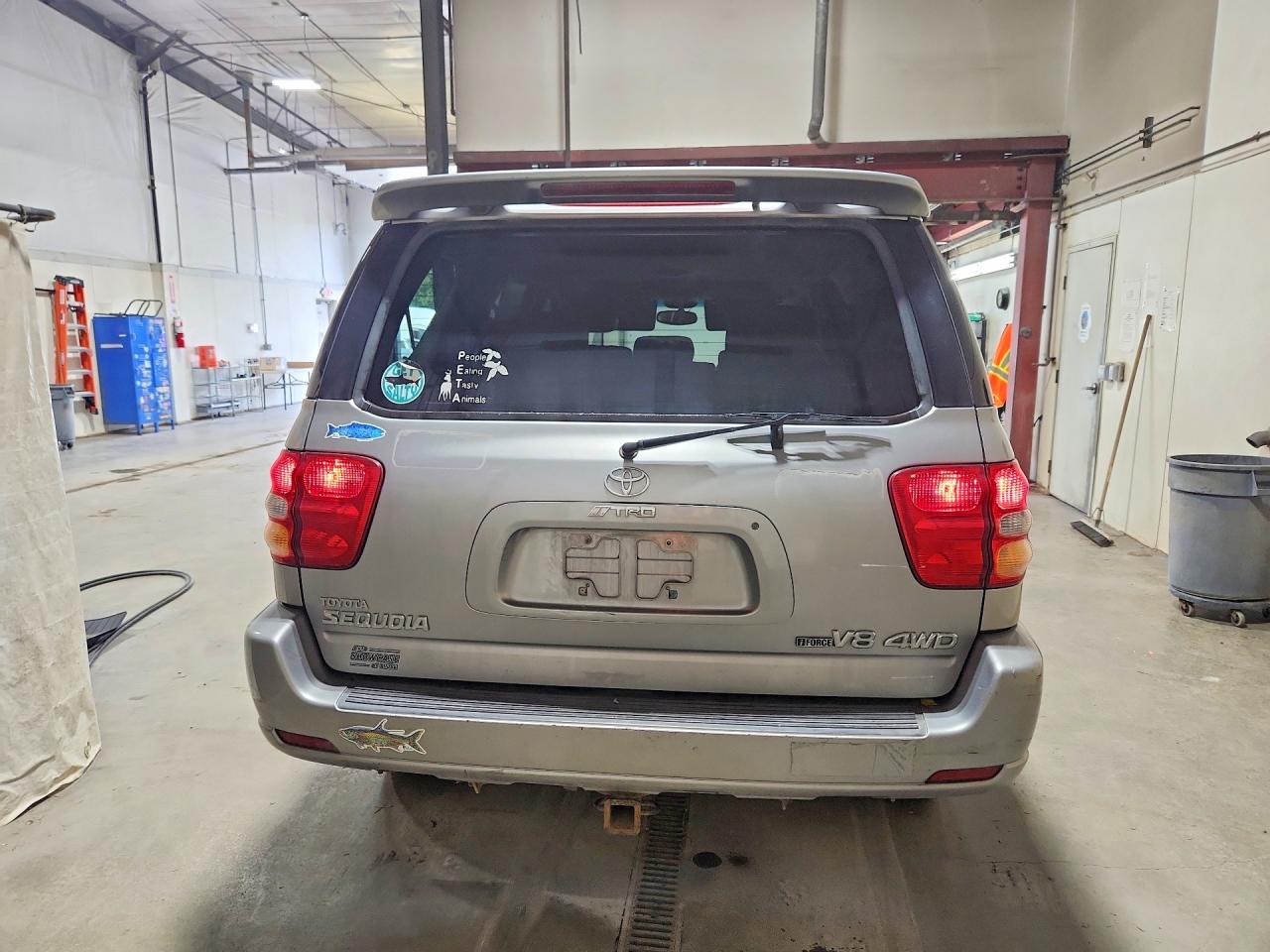 2001 Toyota Sequoia Limited Silver vin: 5TDBT48A41S028760