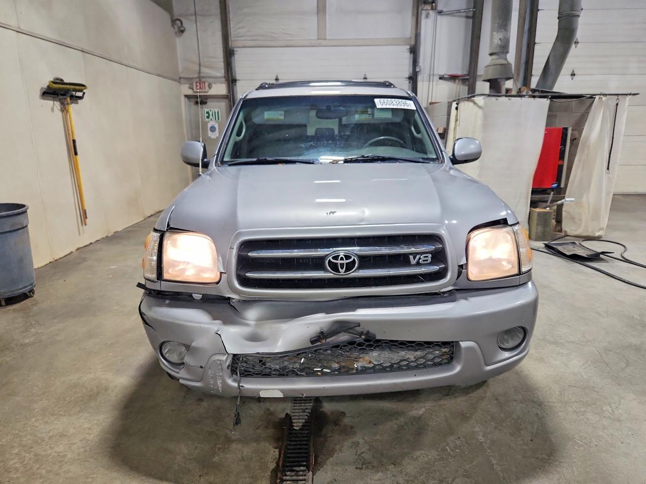 2001 Toyota Sequoia Limited Silver vin: 5TDBT48A41S028760