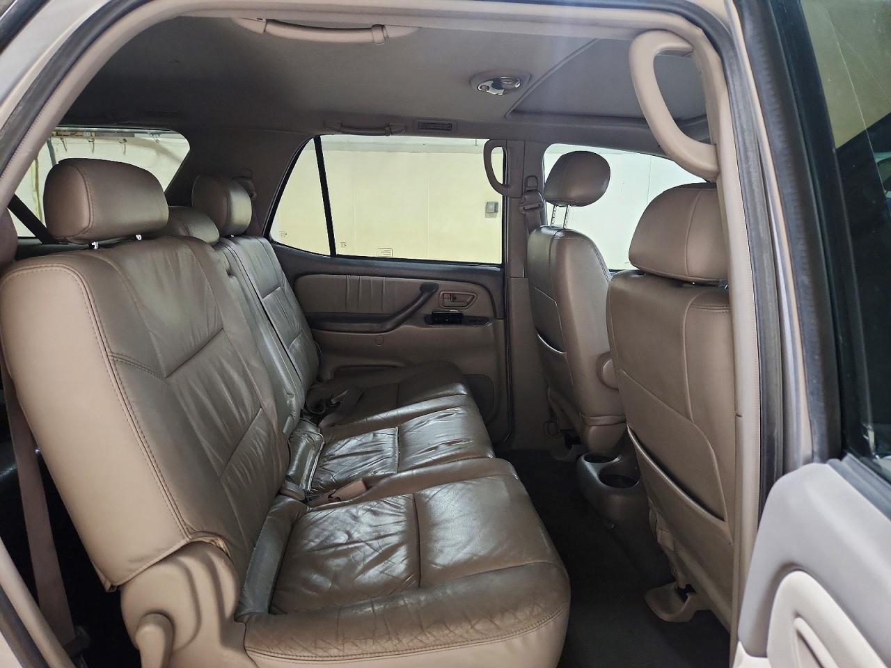 2001 Toyota Sequoia Limited Silver vin: 5TDBT48A41S028760