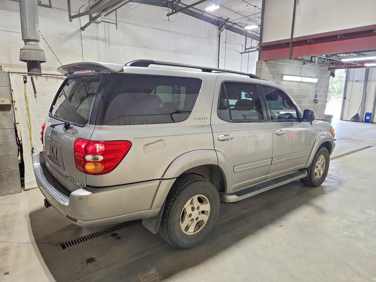 2001 Toyota Sequoia Limited Silver vin: 5TDBT48A41S028760
