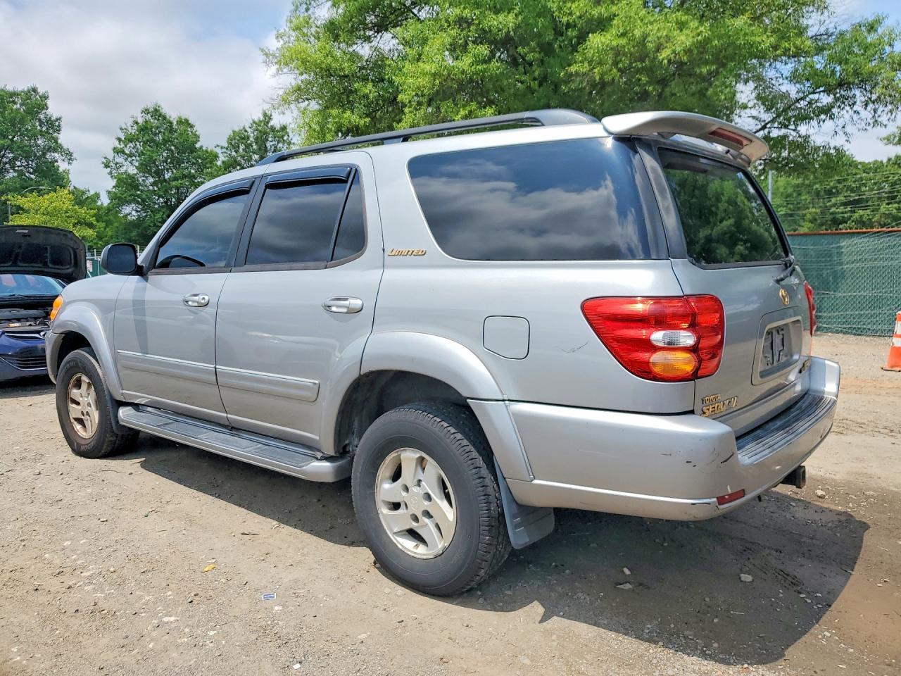 2002 Toyota Sequoia Limited Silver vin: 5TDBT48A42S122235